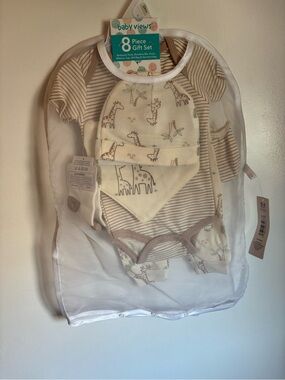 Neutral Giraffe Baby Matching 8-Piece Set